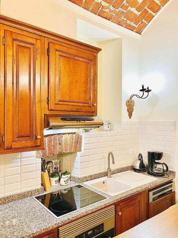 Exquisitely Renovated And Centrally Located Apartment With Free Parking Turin Exterior photo