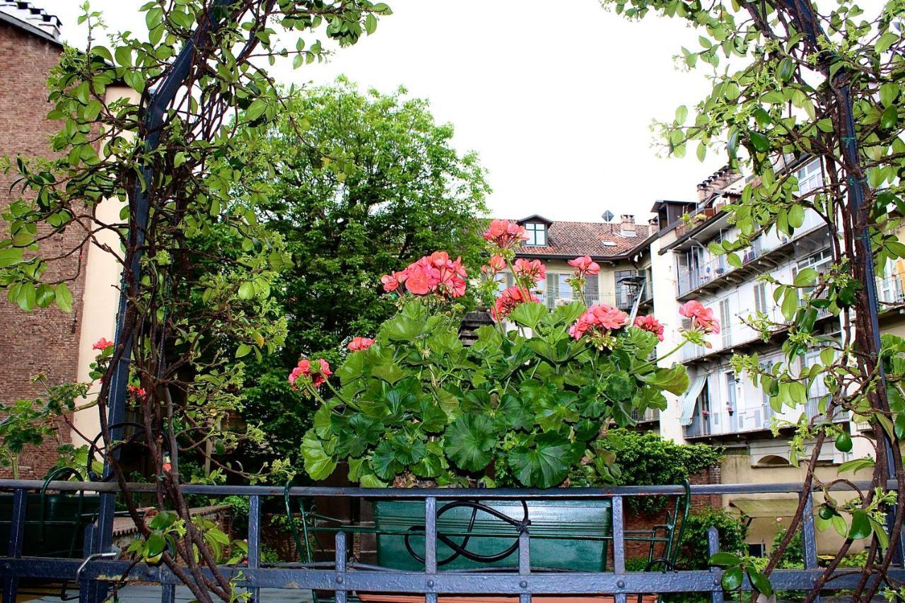 Exquisitely Renovated And Centrally Located Apartment With Free Parking Turin Exterior photo